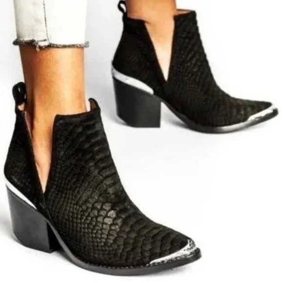 Jeffrey Campbell Cromwell Booties 9 Black Cut Out Slip On Ankle Boot Etched - Picture 1 of 13